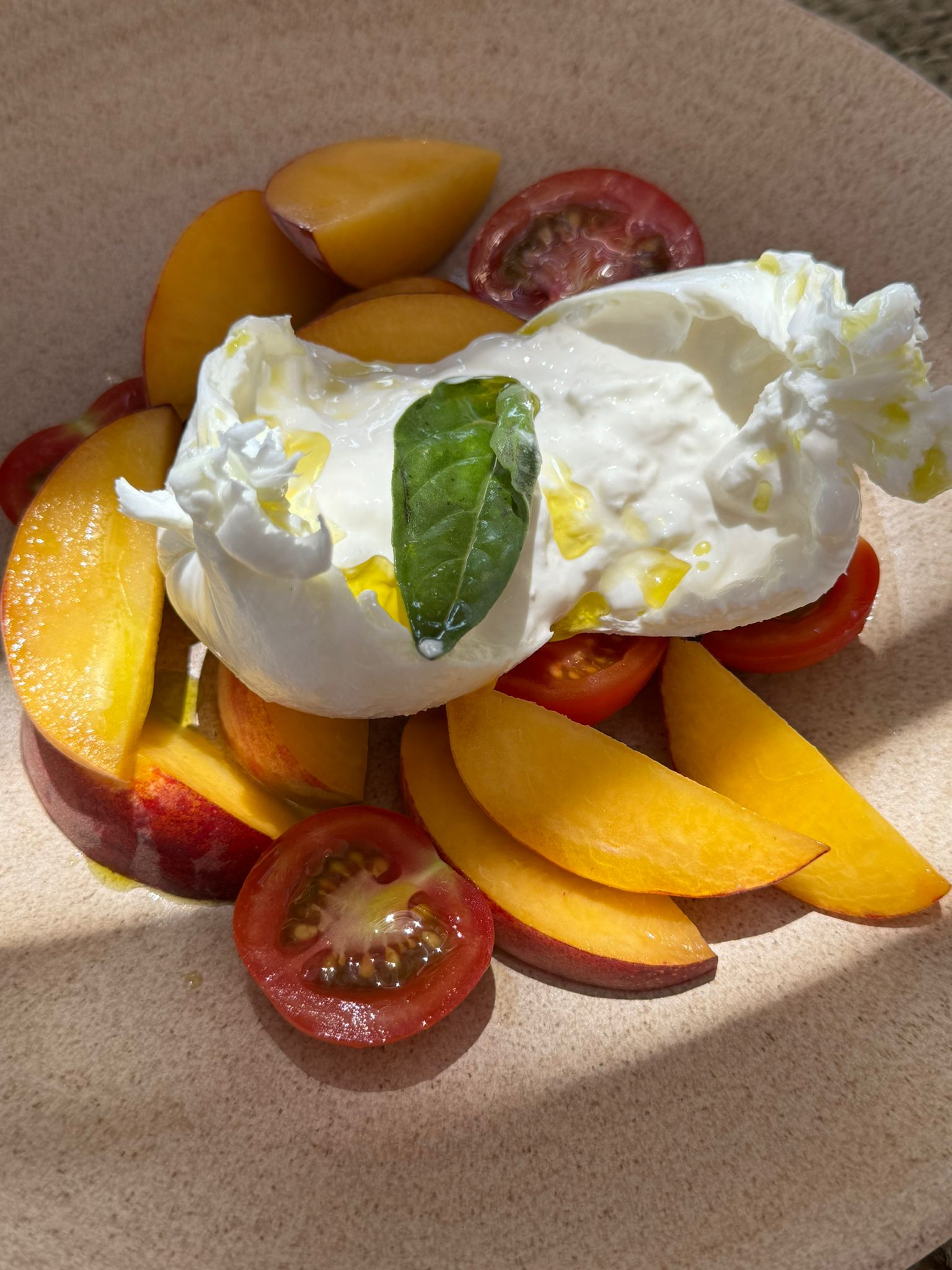BURRATA & ŞEFTALİ